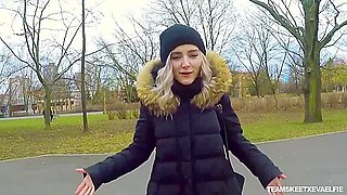 Eva Elfie And Adam Ocelot - I Gave A Fan Blowjob In Public