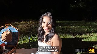 Hunt4k. sexy thin dark haired doesn’t care about her boyfriend and is giving a Sloppy Blowjob to a stranger
