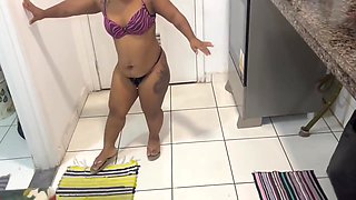 Anazinha Do Mau In Fodendo A Mini Buceta Da Anazinha E O Cozinho Dela Pela Primeira Vez. (completo No Red E No Cher) 10 Min