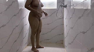 My lust was unstoppable after seeing my sister-in-law naked in the bathroom