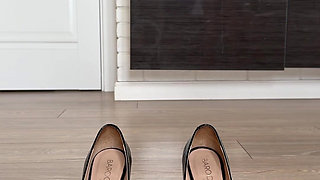 Pumps off, Power on - High Heels Rip off