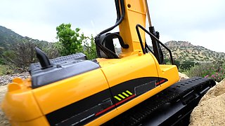 Camsoda   Mini digger toys pussy