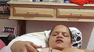Paty Bumbum Masturbating and Cumming on Video Call