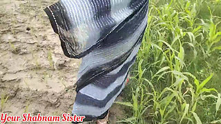 Village Bhabhi Wearing Saree and Fuck on Field.
