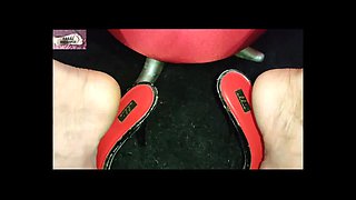 Adorando Os Pes E Mamando Uma Crossdresser 5