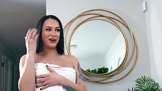 Lewd shemale Phoenix Leo crazy porn clip