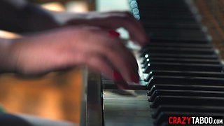 Teen enjoyed pussy licking on the piano