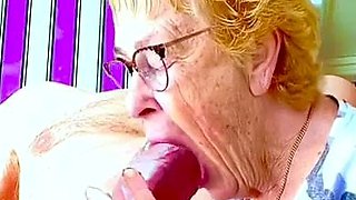 Cathy Blowjob Slut Granny Loves Sucking off Neighbours Cock