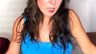 Amateur hottie solo masturbation