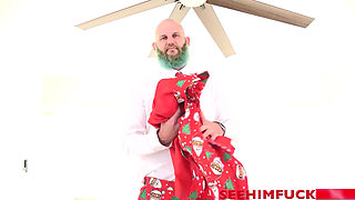 Bearded Brian Crashes Xmas Bash To Pound Jeanie's Cunt!