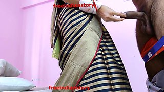 Desi auntie in doggy style action
