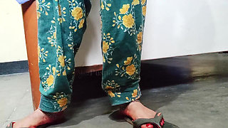 Jiju viral Saali MMS Hairy pussy clean shave Indian desi girl pussy, School giirl pussy Shaved, desi girl ke chut ke Baal