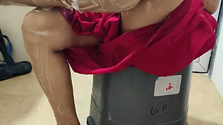 Desi Bhabhi bathing new viral video