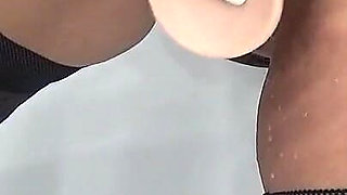 Pissing Babe in Nylon