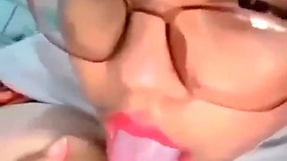 Jilbab Payudara Besar Alami Colok Memek