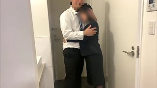 The day I came home with my girlfriend after work and immediately kissed her and SEX I took off her black pantyhose in costume and made her squid with her back and cleaned up my lower body with a