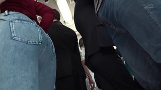 B3D3005- Sex on the bus with a big butt wife who is pranked by a molester on the bus