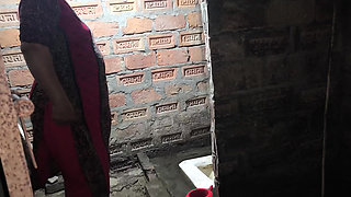 My aunty was at work so I aroused her and started fucking her in the ass.