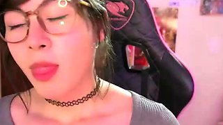 Close up teen pussy gaping action