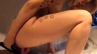 Pregnant Amateur Girl Masturbates on Webcam