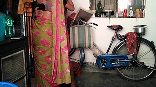 When Village Bhabhi Was Alone in the House, Neighbor Brother-in-law Fucked Her