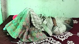 Nayi Naweli Dulhan Ko Sasur Ne Paise Dekar Jabar Dasti Pela