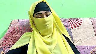 Arab amateur MILF hot video