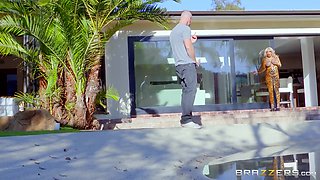 Cougar Sighting With Johnny Sins, Alyssa Lynn - Brazzers