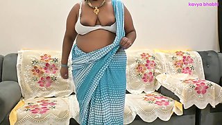 Indian Bhabhi Wearing Saree And Showing Natural Boobs