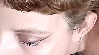 Luna Olvr Showing How to Give Oral