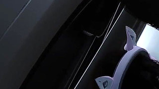 E Girl Pounded on the Car Door