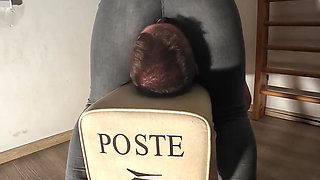Jeans Facesitting