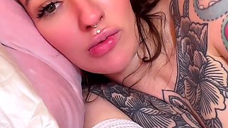 Young Amateur Girl Stripping and Masturbating Cam