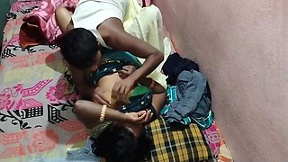 Hindi Sex In Desi Wife Ko Bade Ke Din Raat Mein Choda Bohat Maza Aaya