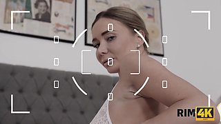 RIM4K. Girl asked friend to take professional pics