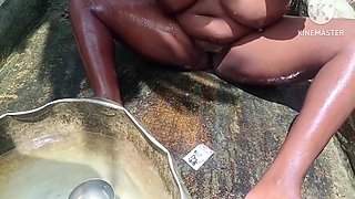 Desi Hot Bhabhi Nahate Hue Sex Video