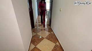 Red Velvet Fart Queen
