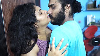 Saree Romance Hot Armpit Lick, Vaishnavy and Sharun Raj Hot Armpit Lick Romance in Saree, Mallu Couple Saree Armpit Hot Kiss