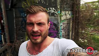 The MILF Hunter dates a slut brunette MILF and fucks her in an abandoned place - Hitzefrei
