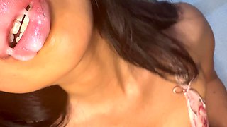 A Loooot of Lipgloss When I Kiss