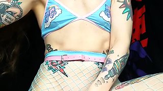 Webcam fun mature brunette with toys cum on cam