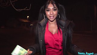 Yasmina Khan’s Public Seduction with Wet Desire