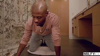 Kianna Dior loves to experience his giant BBC inside of her