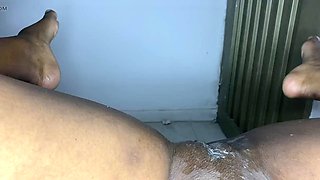 Omaira Berbatovs Legs Shake from Orgasm