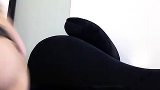Hot amateur blonde pregnant toying her pussy solo