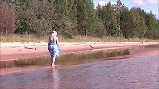 Golden Rain 61-pee in Nature