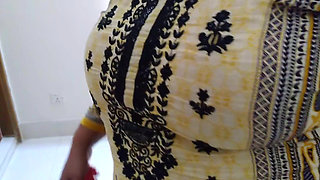 Office Boss Fuck a Arabian Muslim Maid When She Was Clean Office Room!