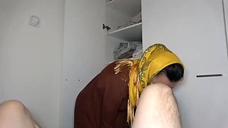 Arab Stepmom Diana Zilli in Hijab Gives Blowjob and Big Ass Fuck