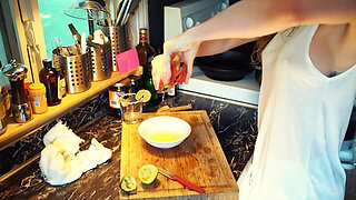 Lemon Juice Vs. Lemon Squeezer