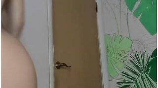 Onsker 1000 Mand!!! Fantasier, Slikker Og Indsætter En Kæmpe Dildo!!!